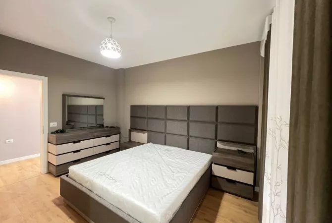 Shtepi me qera Apartament ne Tirane, 2+1, Mobilimi E mobiluar, Pagesa 900  Euro.