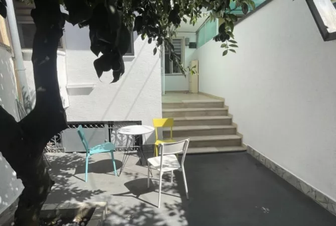 Shtepi me qera Apartament ne Tirane, 1+1, Mobilimi E mobiluar, Pagesa 600  Euro.