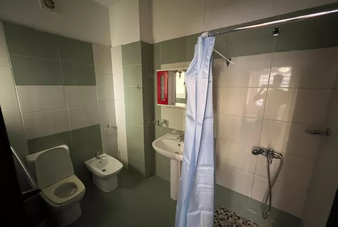 Shtepi me qera Apartament ne Tirane, 2+1, Mobilimi E mobiluar, Pagesa 450  Euro.