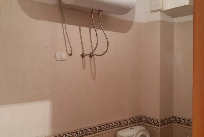 Shtepi me qera Apartament ne Tirane, 2+1, Mobilimi E mobiluar, Pagesa 650  Euro.