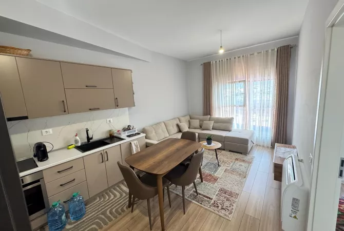 Shtepi ne shitje Apartament ne Tirane, 1+1, Mobilimi E mobiluar, Pagesa 72,000  Euro.