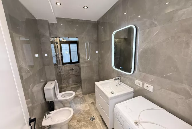 Shtepi me qera Apartament ne Tirane, 2+1, Mobilimi E mobiluar, Pagesa 800  Euro.