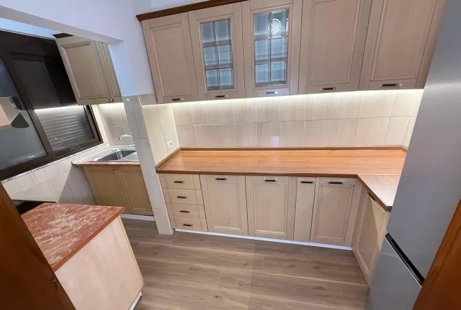 Shtepi me qera 2+1 ne Tirane - 800 Euro