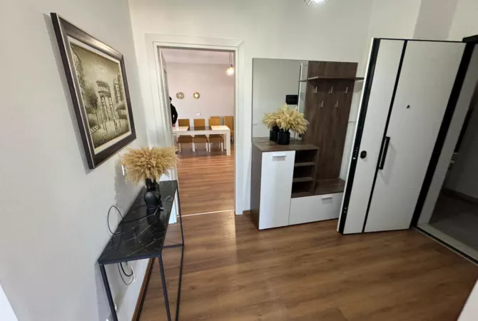 Shtepi me qera 3+1 ne Tirane - 80,000 Leke