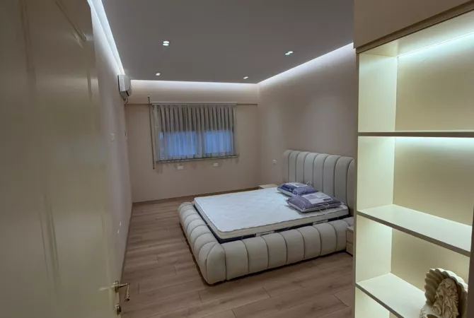 Shtepi me qera Apartament ne Tirane, 2+1, Mobilimi E mobiluar, Pagesa 90,000  Leke.