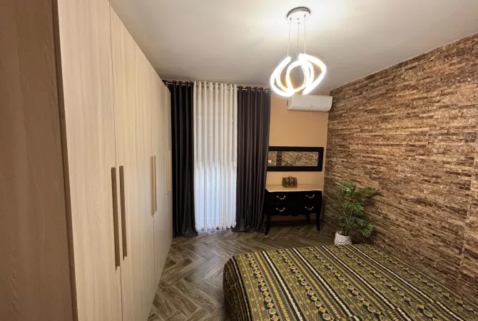 Shtepi me qera Apartament ne Tirane, 2+1, Mobilimi E mobiluar, Pagesa 70,000  Leke.