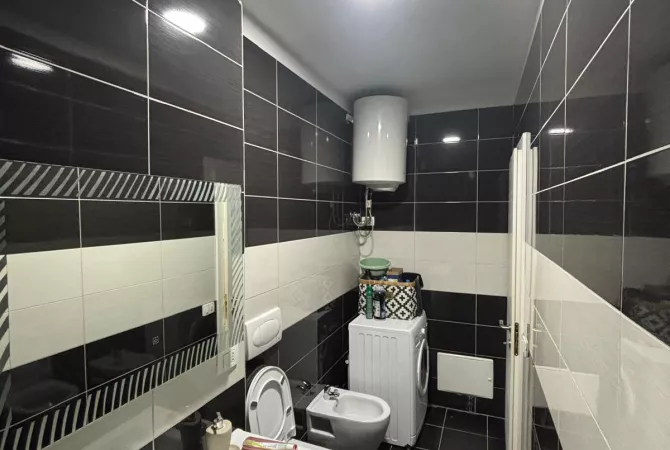 Shtepi me qera Apartament ne Tirane, 2+1, Mobilimi E mobiluar, Pagesa 70,000  Leke.