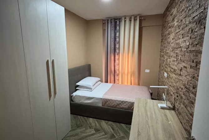 Shtepi me qera Apartament ne Tirane, 2+1, Mobilimi E mobiluar, Pagesa 70,000  Leke.