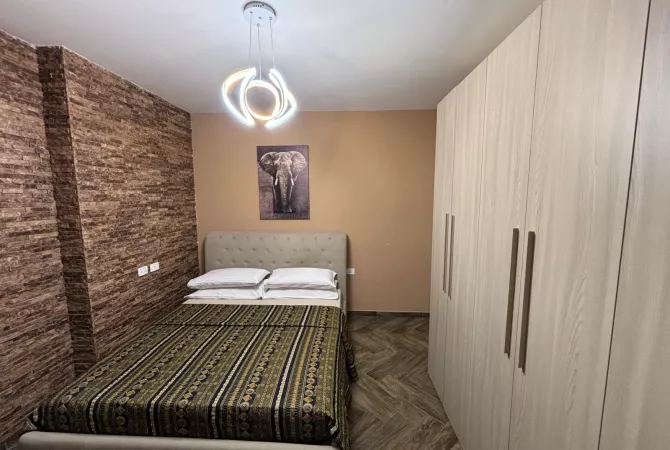 Shtepi me qera Apartament ne Tirane, 2+1, Mobilimi E mobiluar, Pagesa 70,000  Leke.