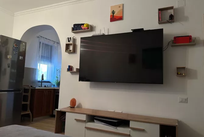 Shtepi ne shitje Apartament ne Tirane, 1+1, Mobilimi E mobiluar, Pagesa 155,000  Euro.