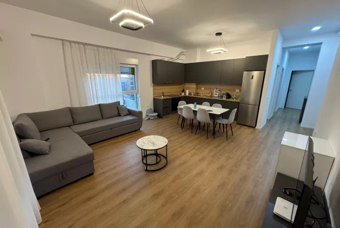Shtepi me qera 2+1 ne Tirane - 55,000 Leke