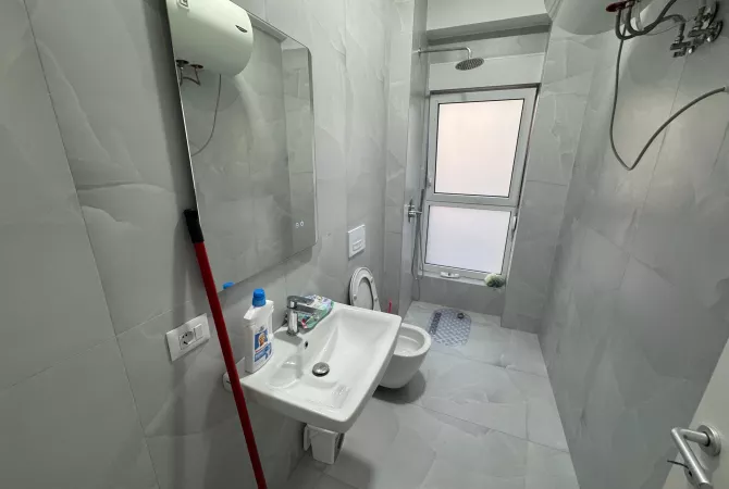 Shtepi me qera 2+1 ne Tirane - 55,000 Leke