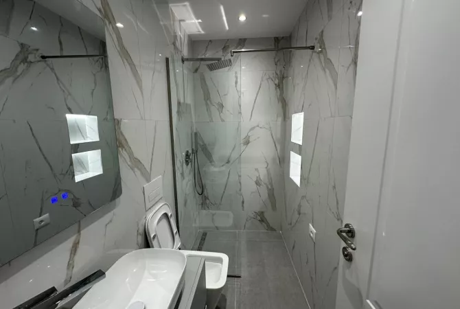 Shtepi me qera Apartament ne Tirane, 2+1, Mobilimi E mobiluar, Pagesa 1,300  Euro.