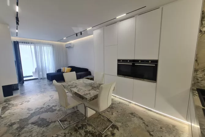 Shtepi me qera Apartament ne Tirane, 1+1, Mobilimi E mobiluar, Pagesa 1,000  Euro.