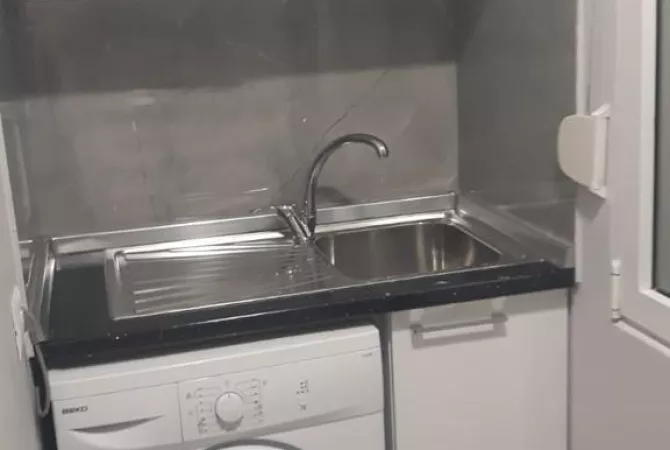 Shtepi me qera 1+1 ne Tirane - 45,000 Leke