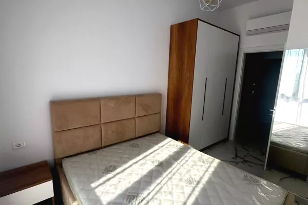 Shtepi me qera Apartament ne Tirane, 2+1, Mobilimi E mobiluar, Pagesa 75,000  Leke.