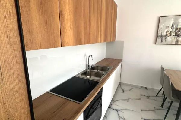 Shtepi me qera Apartament ne Tirane, 2+1, Mobilimi E mobiluar, Pagesa 75,000  Leke.