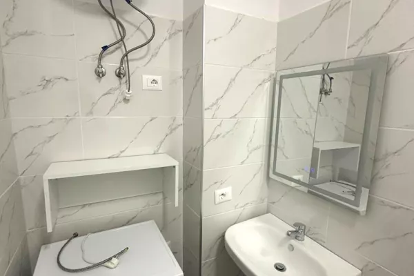 Shtepi me qera Apartament ne Tirane, 2+1, Mobilimi E mobiluar, Pagesa 75,000  Leke.