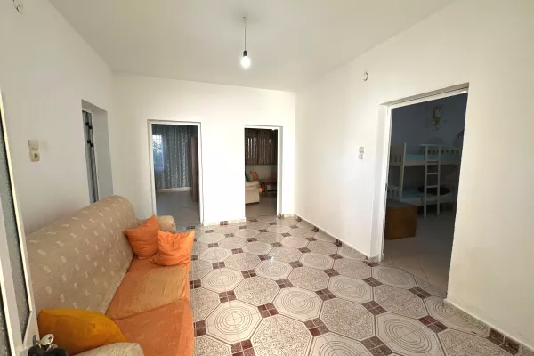 Shtepi me qera 2+1 ne Tirane - 45,000 Leke