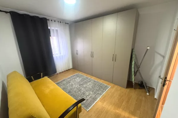 Shtepi me qera Apartament ne Tirane, 2+1, Mobilimi E mobiluar, Pagesa 50,000  Leke.