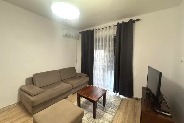 Shtepi me qera Apartament ne Tirane, 2+1, Mobilimi E mobiluar, Pagesa 50,000  Leke.