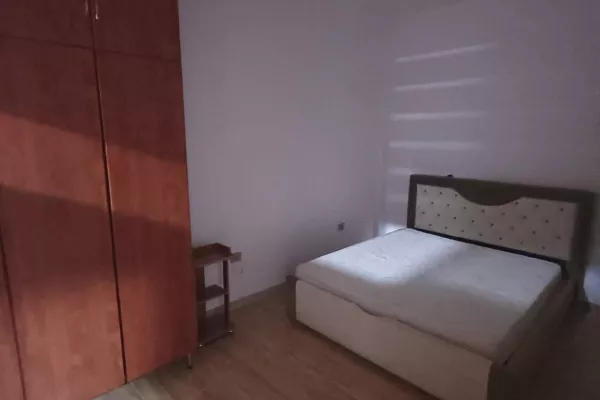 Shtepi me qera 2+1 ne Tirane - 50,000 Leke