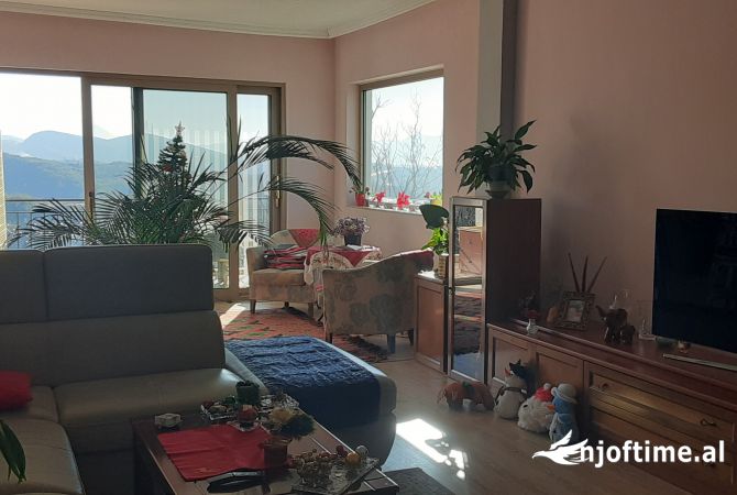 Shtepi me qera 2+1 ne Tirane - 58,000 Leke