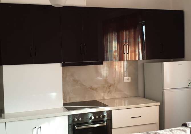 Shtepi me qera  ne Tirane, 1+1, Mobilimi E mobiluar, Pagesa 400  Euro.