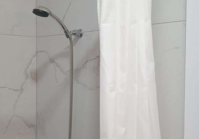 Shtepi me qera  ne Tirane, 1+1, Mobilimi E mobiluar, Pagesa 400  Euro.