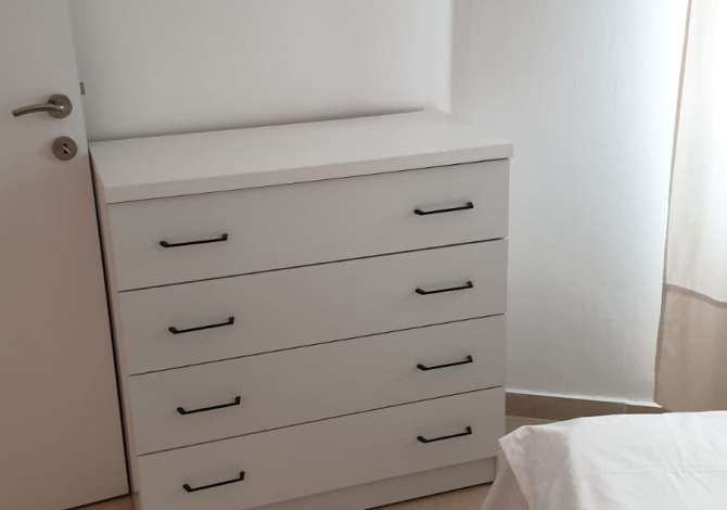 Shtepi me qera  ne Tirane, 1+1, Mobilimi E mobiluar, Pagesa 400  Euro.