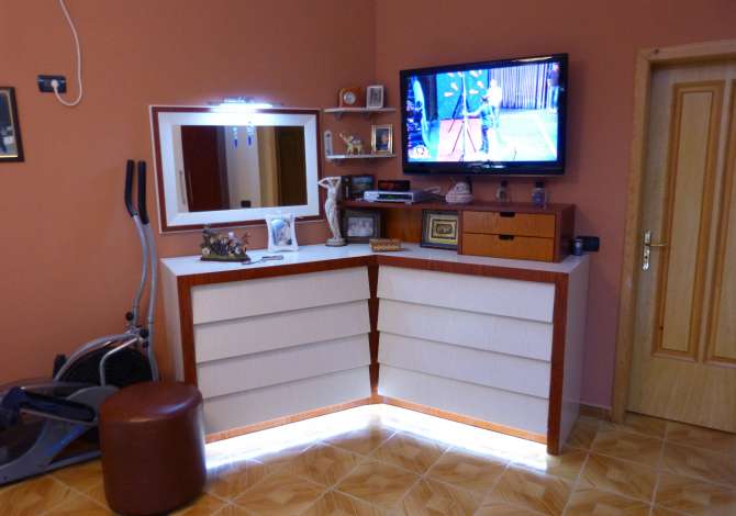 Shtepi me qera 3+1 ne Tirane - 800 Euro