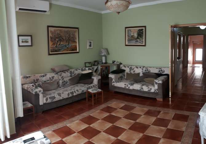 Shtepi me qera  ne Tirane, 3+1, Mobilimi E mobiluar, Pagesa 800  Euro.