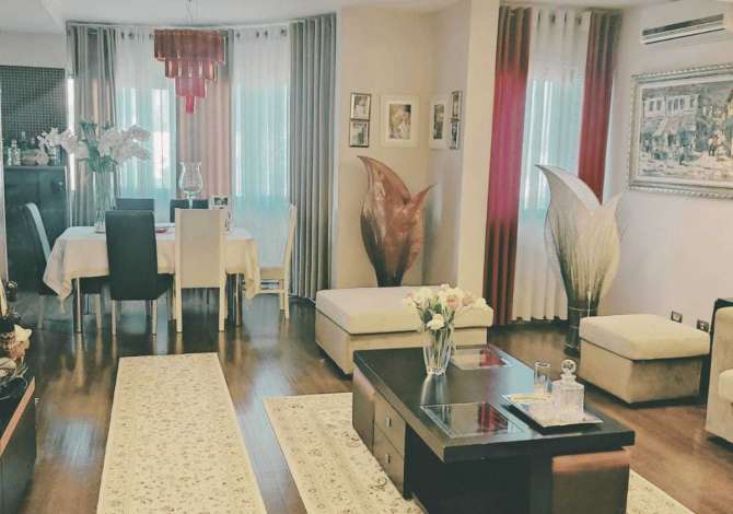 Shtepi ne shitje  ne Tirane, 5+1, Mobilimi Pjeserisht e mobiluar, Pagesa 165,000  Euro.