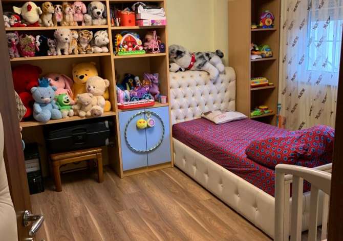 Shtepi ne shitje  ne Tirane, 2+1, Mobilimi E mobiluar, Pagesa 165,000  Euro.