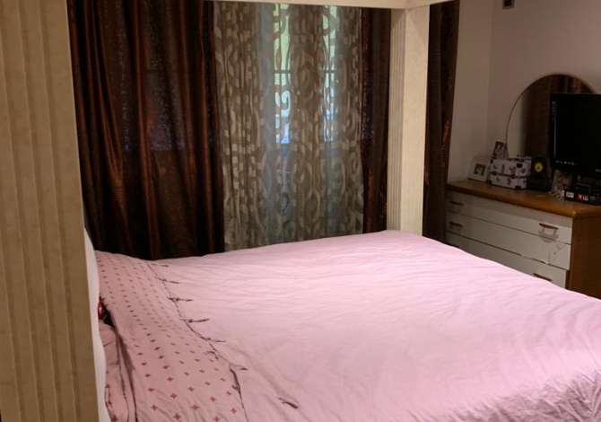 Shtepi ne shitje  ne Tirane, 2+1, Mobilimi E mobiluar, Pagesa 165,000  Euro.