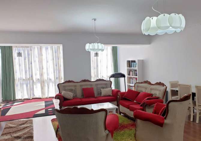 Shtepi me qera 3+1 ne Tirane - 1,600 Euro