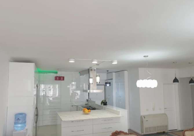 Shtepi me qera  ne Tirane, 3+1, Mobilimi E mobiluar, Pagesa 1,600  Euro.