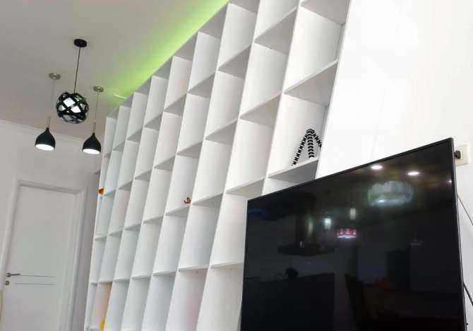 Shtepi me qera  ne Tirane, 3+1, Mobilimi E mobiluar, Pagesa 1,600  Euro.