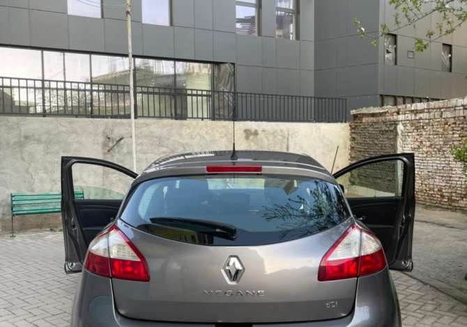 Makina ne shitje  ne Tirane - 3,900 Euro