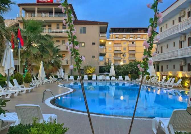 Njoftime Pune ne Shkoder, Profesioni Ekonomist, Chef kuzhine, Banakier/e, Kamarier/e, Picier, Sanitare  , , Pagesa Me Marreveshje.