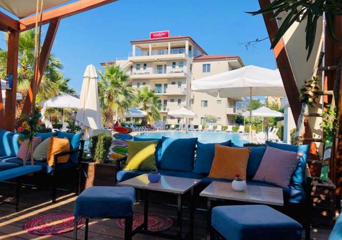 Njoftime Pune ne Shkoder, Profesioni Ekonomist, Chef kuzhine, Banakier/e, Kamarier/e, Picier, Sanitare  , , Pagesa Me Marreveshje.