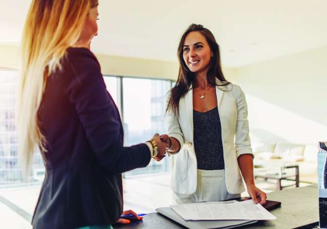 Job Offers Vajza Agjente
