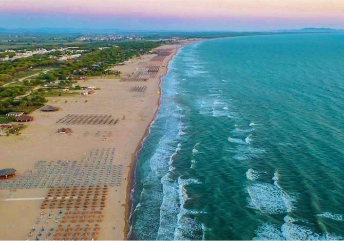 Truall ose Toke ne Durres - 242,000 Euro