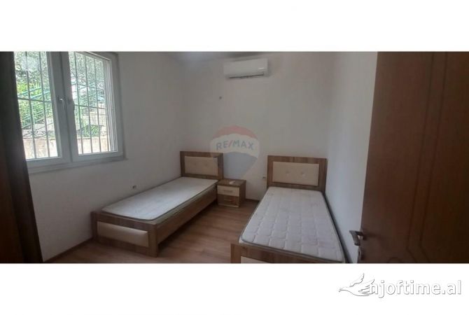 Shtepi me qera Apartament ne Tirane, 3+1, Mobilimi E mobiluar, Pagesa 700  Euro.
