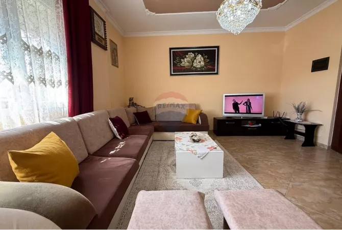 Shtepi ne shitje Apartament ne Tirane, 1+1, Mobilimi E mobiluar, Pagesa 120,500  Euro.
