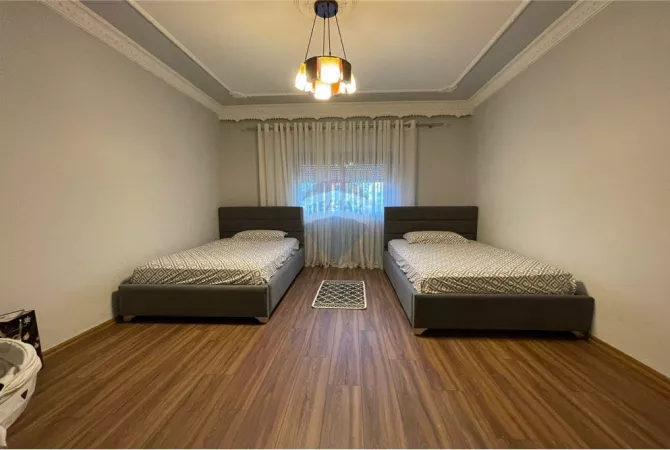 Shtepi me qera 7+1 ne Tirane - 5,000 Euro