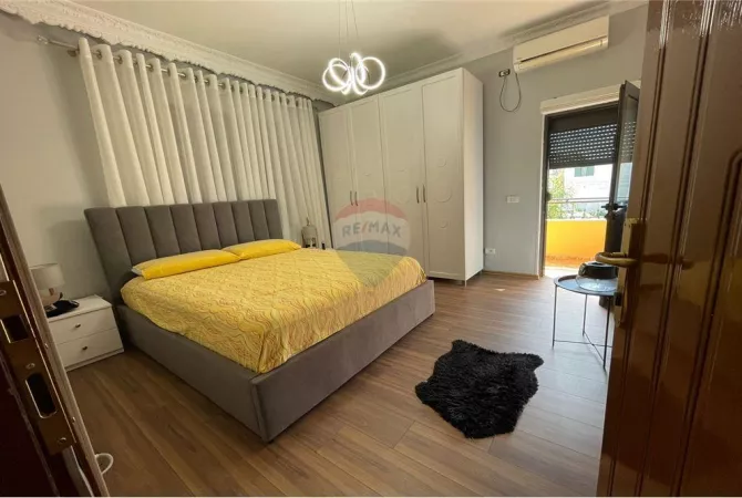 Shtepi me qera Vila Luksoze ne Tirane, 7+1, Mobilimi E mobiluar, Pagesa 5,000  Euro.