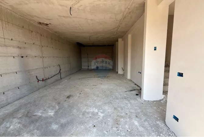 Shtepi ne shitje Vila Luksoze ne Tirane, 4+1, Mobilimi Bosh, pa mobiluar, Pagesa 505,000  Euro.