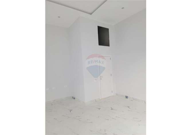 Jepet Ambjent me Qera tek Ish Fusha e Aviacionit Tirane