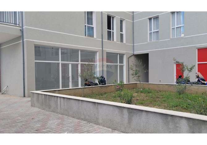 Jepet Ambjent me Qera tek Ish Fusha e Aviacionit Tirane